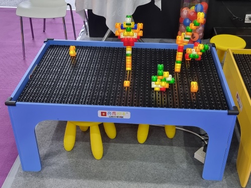 Детский интерактивный стол, оборудование для детской игровой комнаты фото 3