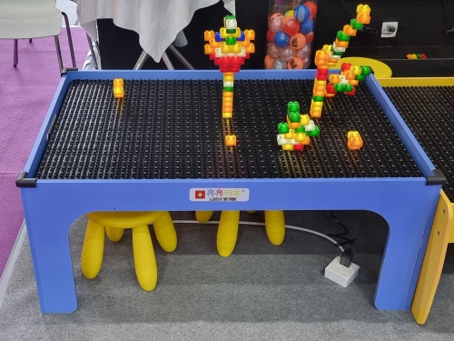 Детский интерактивный стол, оборудование для детской игровой комнаты фото 2